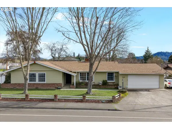 253 NW Glenhart Ave, Winston, OR 97496