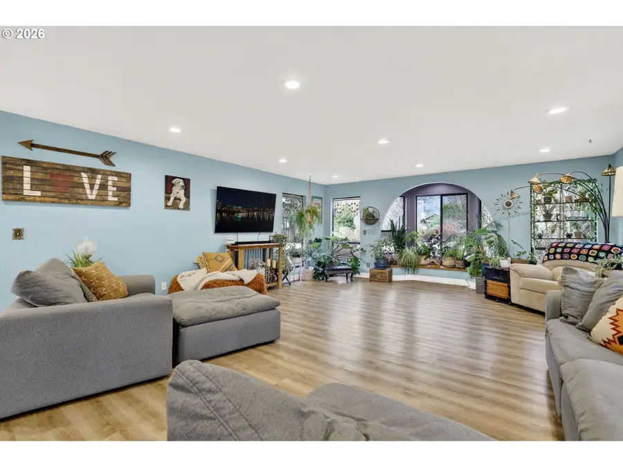 23739 SE Bonnie Lure Dr, Eagle Creek, OR 97022 - Image #3