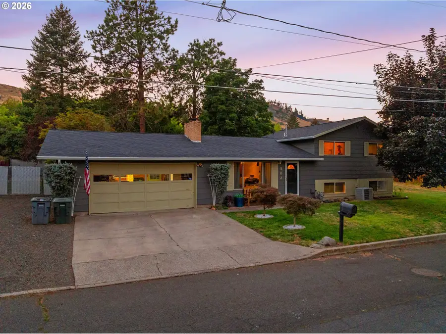 502 1st St, La Grande, OR 97850 - #3