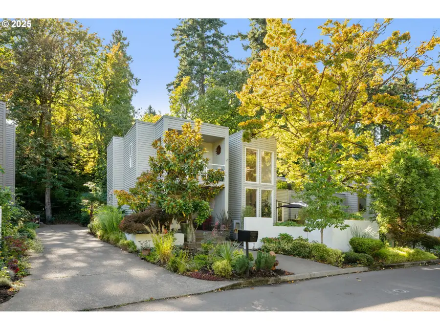 2904 SE Berkeley Pl, Portland, OR 97202 - #3
