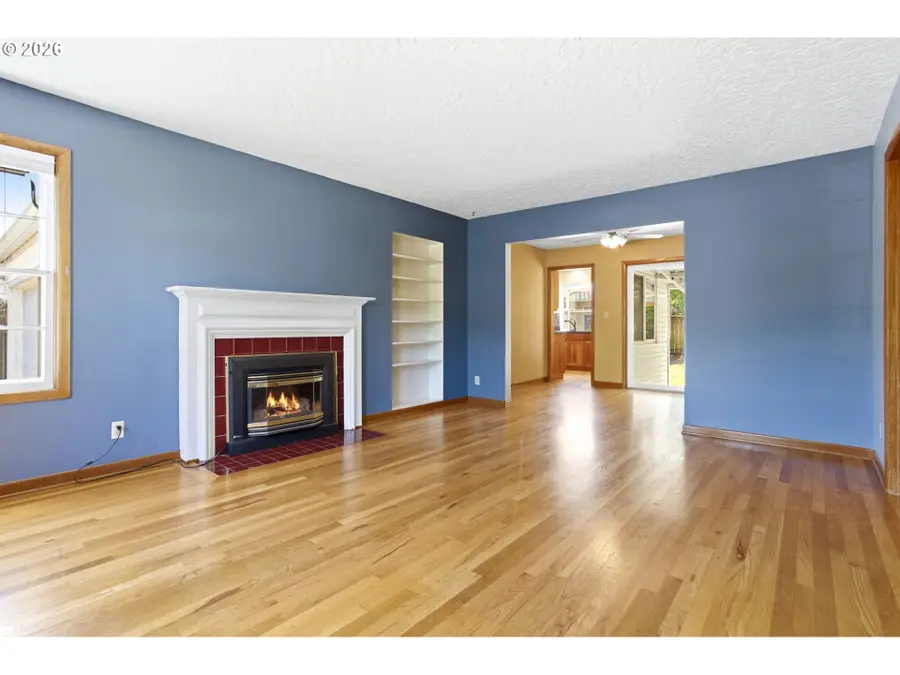 7051 N Dwight Ave, Portland, OR 97203 - #3