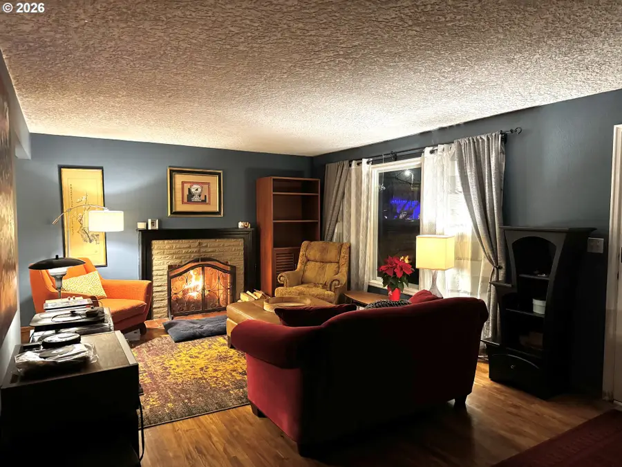 321 E 27th St, Vancouver, WA 98663 - #3