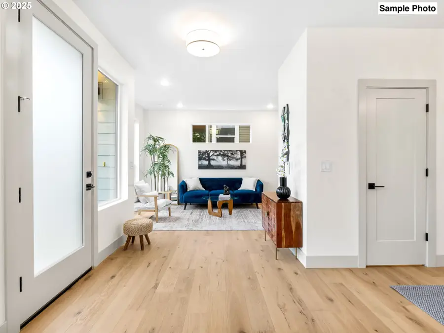 7381 N Mobile Ave, Portland, OR 97217 - Image #2