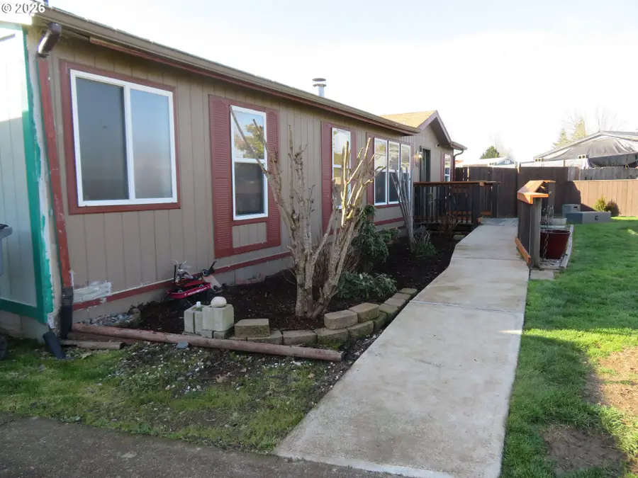1674 SW Richard Ct, McMinnville, OR 97128 - #3