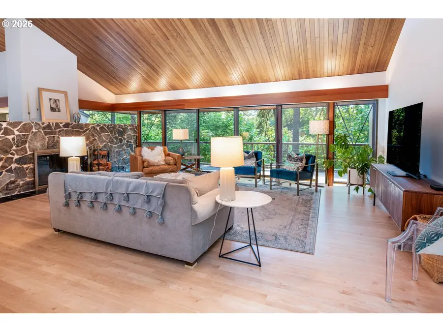 1858 Fircrest Dr, Eugene, OR 97403 - #3