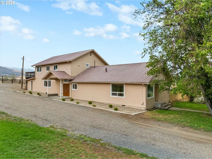 1405 17th St, Baker City, OR 97814 - #2
