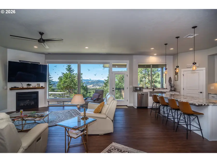 1232 Southridge Way, Roseburg, OR 97470 - #3