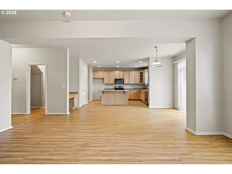 1159 Throne Dr, Eugene, OR 97402 - #2