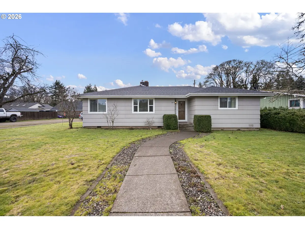 1409 Clark Ave, Cottage Grove, OR 97424 - #1