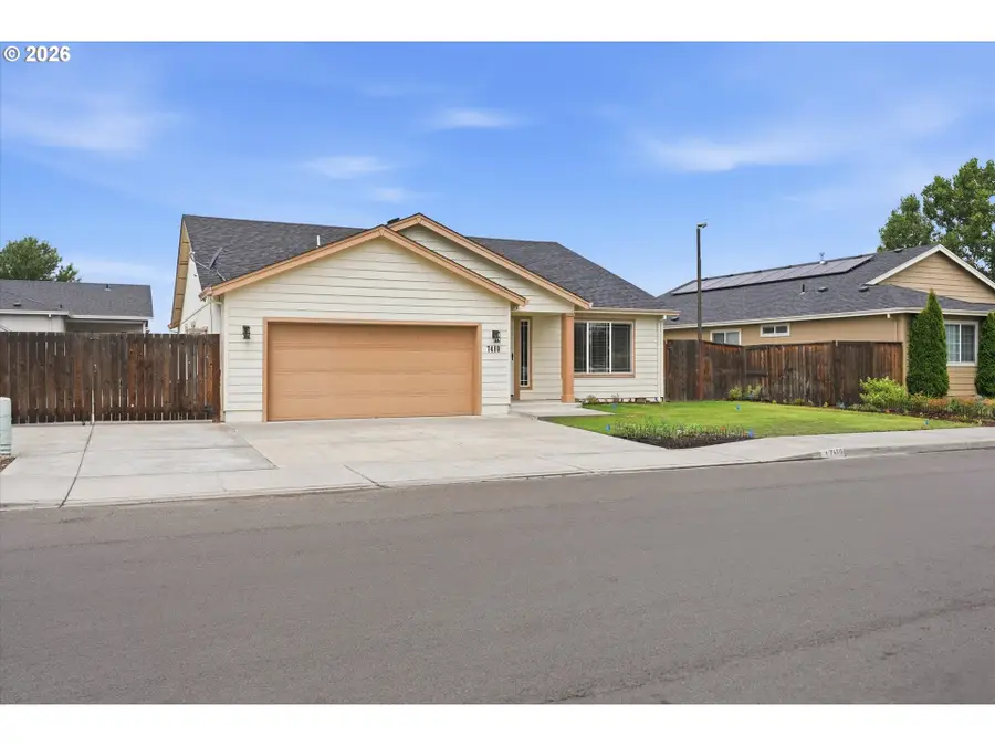 7410 Desert View Dr, White City, OR 97503 - #2