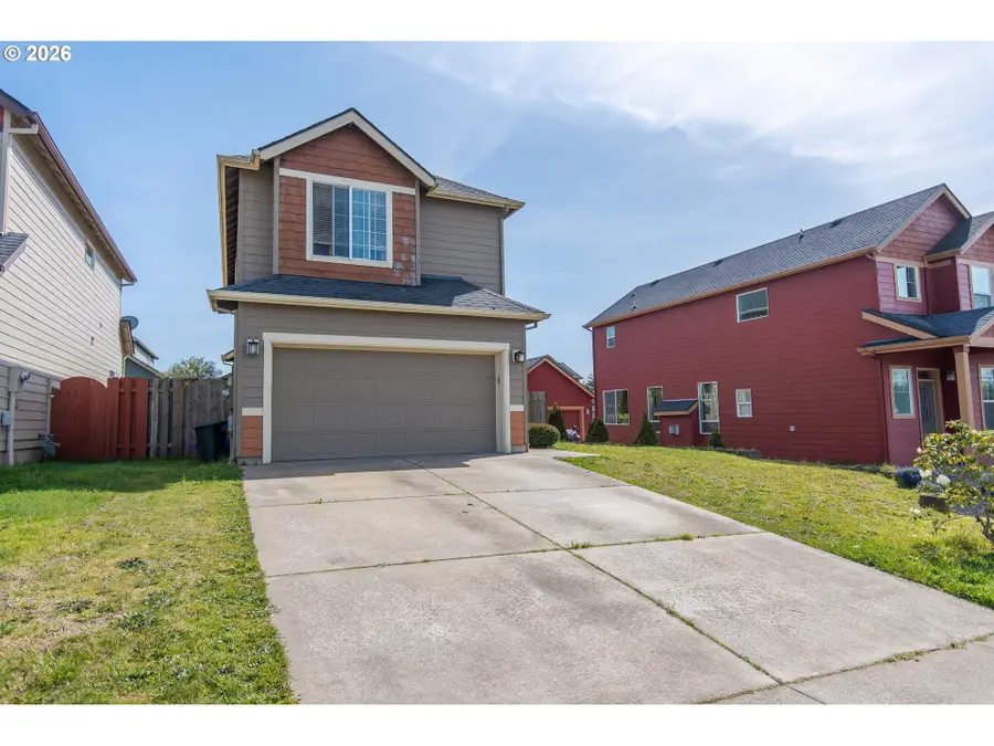 889 Kentucky Ave, Coos Bay, OR 97420 - #2