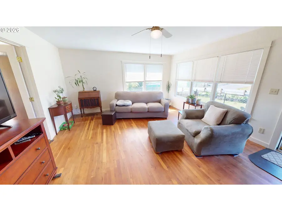 94130 4th St, Gold Beach, OR 97444 - #3