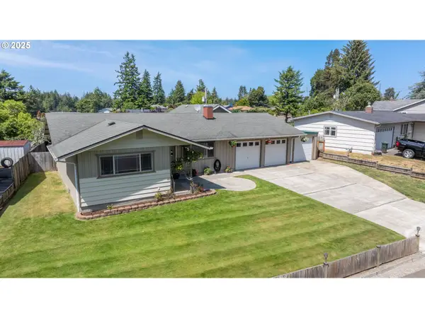 3840 Vista Dr, NorthBend, OR 97459