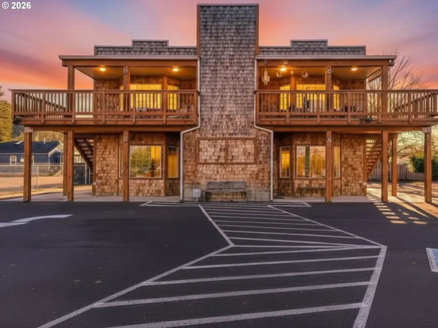 1601 E Main St, Cottage Grove, OR 97424 - #2