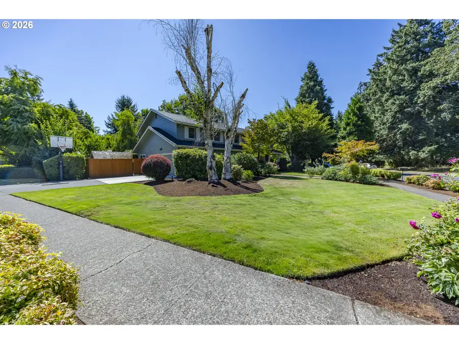 425 Stonegate St, Eugene, OR 97401 - #3