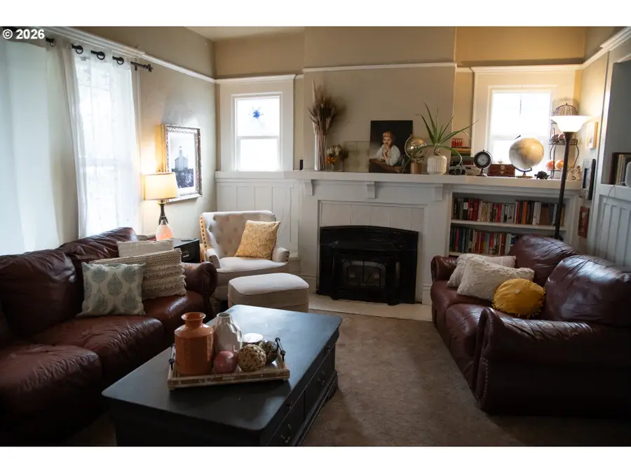 645 Juniper St, Junction City, OR 97448 - #3