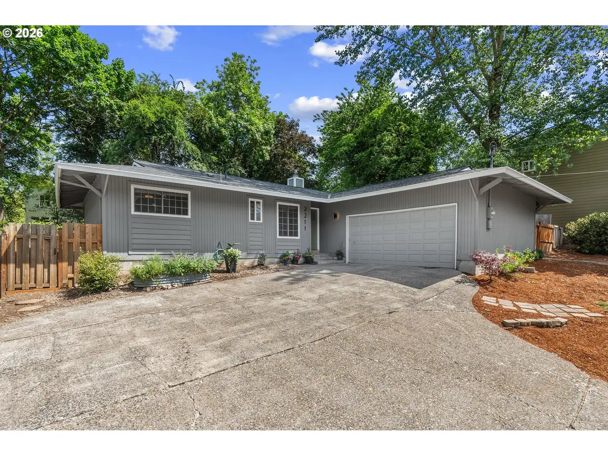 2211 SW Marigold St, Portland, OR 97219 - #1