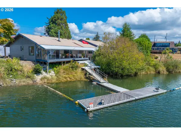 1144 Winchester Ave, Reedsport, OR 97467