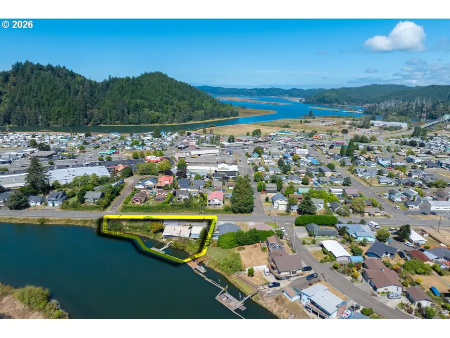 1144 Winchester Ave, Reedsport, OR 97467 - #3