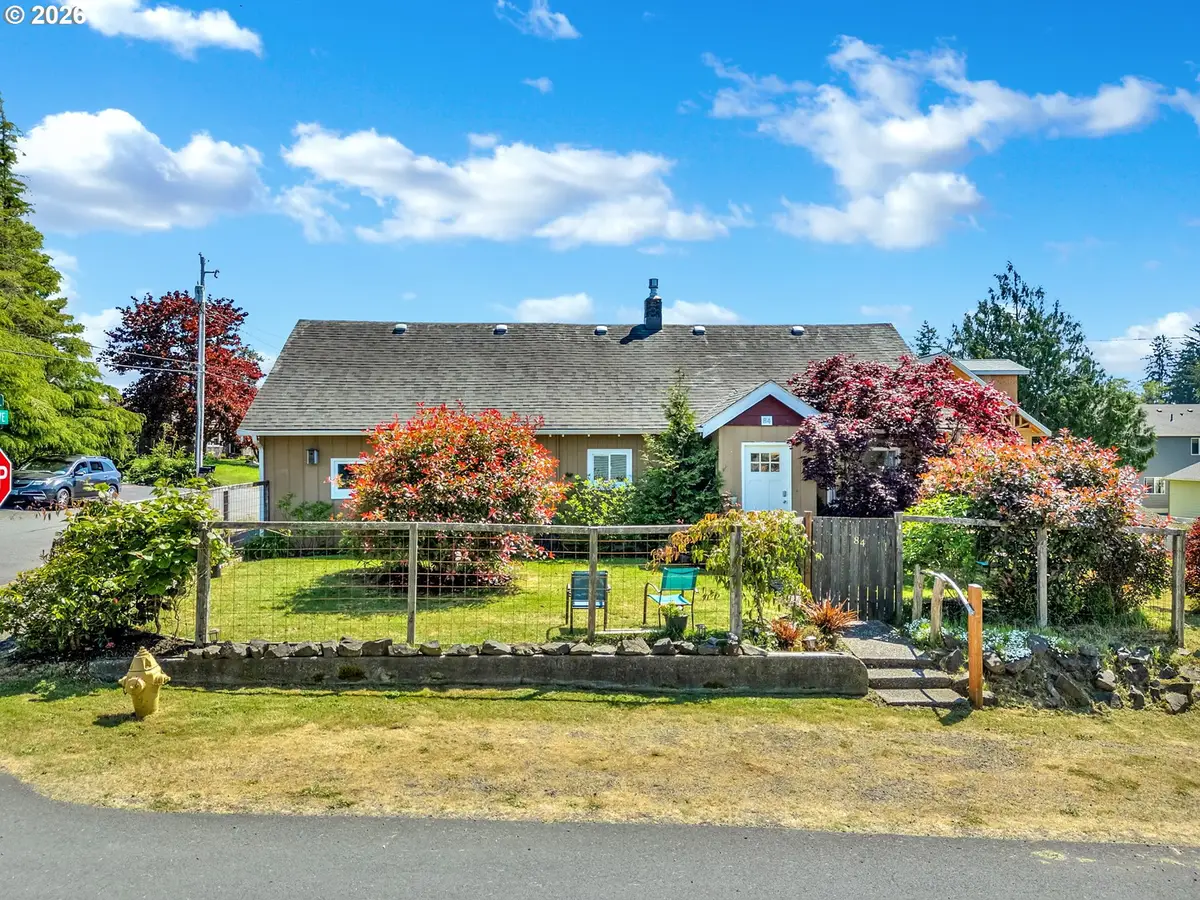 84 SE 10th Pl, Warrenton, OR 97146 - #1