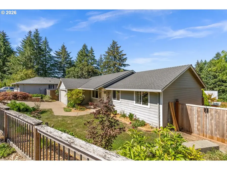 407 Park St, Gaston, OR 97119 - #3