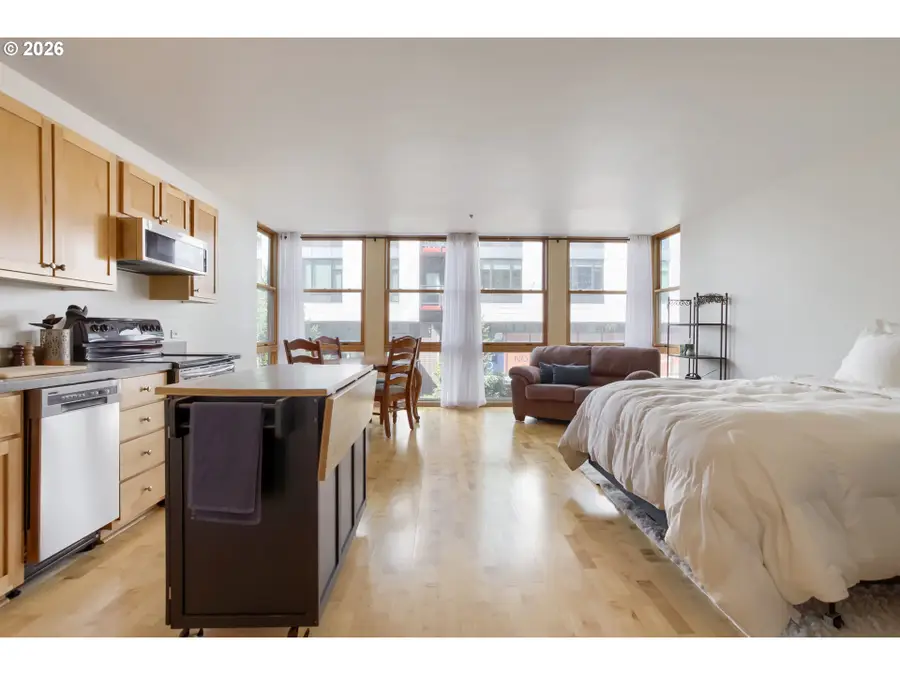 1134 SW Jefferson St #204, Portland, OR 97201 - #3