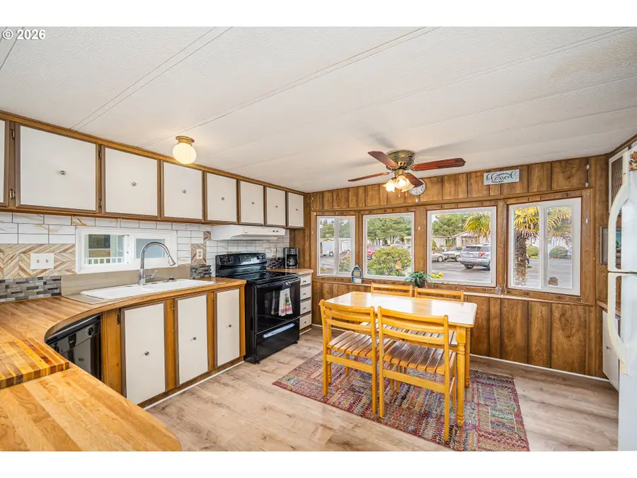 3760 Highway 101 #16, Florence, OR 97439 - #3