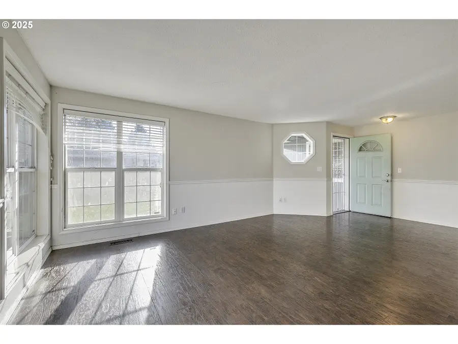 211 SE 33rd Ave, Hillsboro, OR 97123 - Image #3