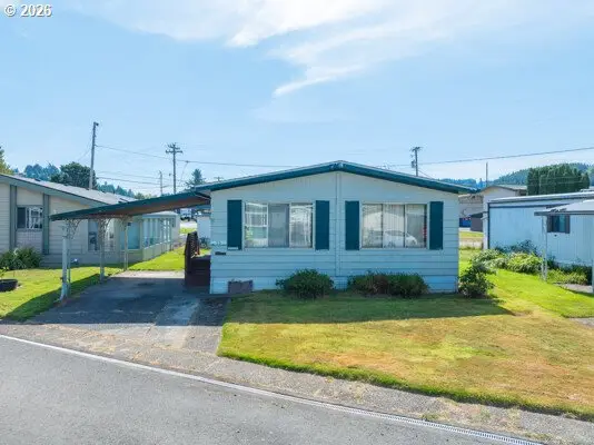 1413 Hawthorne 33 Ave #33, Reedsport, OR 97467
