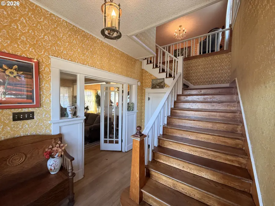 736 N Alvord Ave, Burns, OR 97720 - #3
