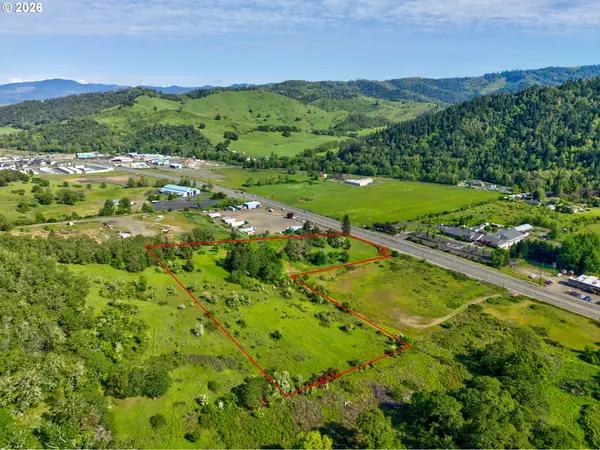 3314 NE Diamond Lake Blvd, Roseburg, OR 97470