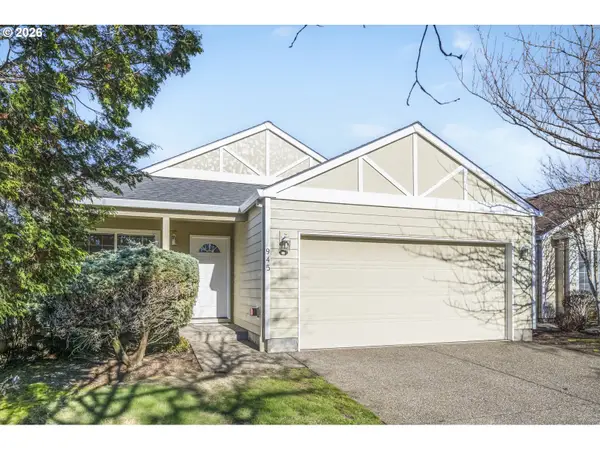 945 SW 24th St, Troutdale, OR 97060