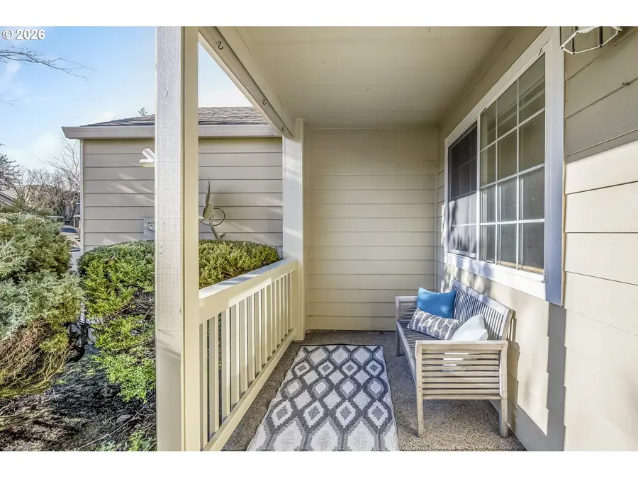 945 SW 24th St, Troutdale, OR 97060 - Image #3