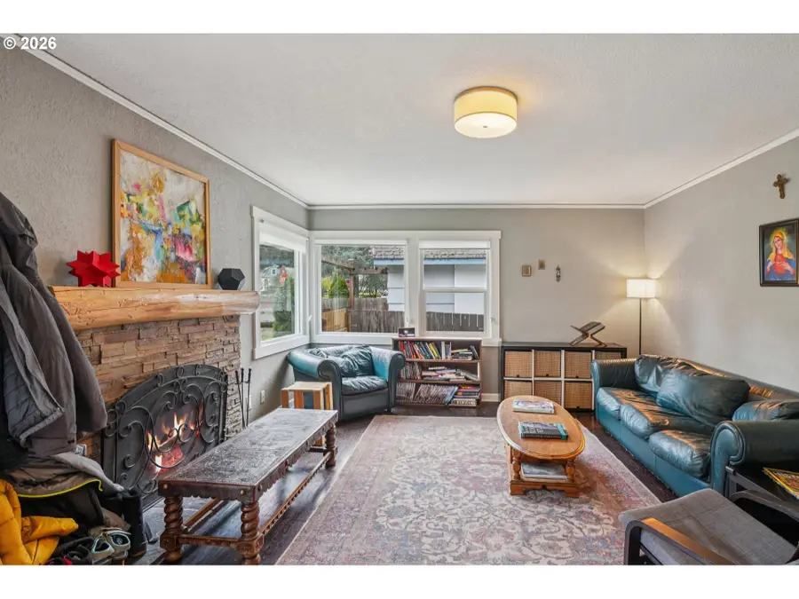 9917 NE Campaign St, Portland, OR 97220 - #3