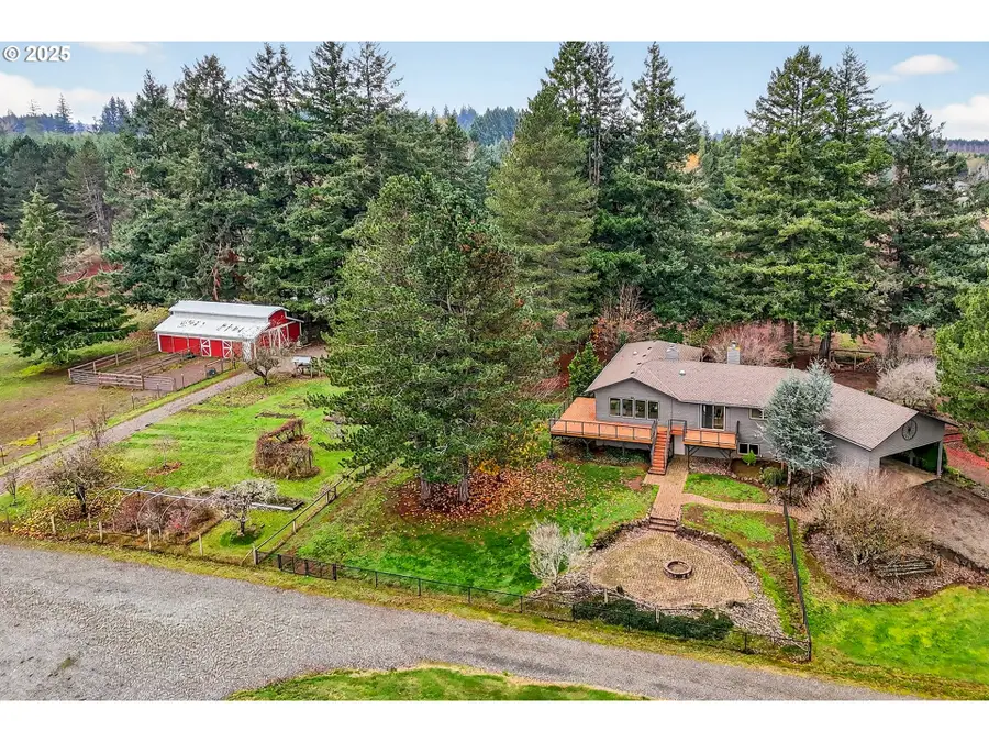 37902 SE Porter Rd, Estacada, OR 97023 - Image #2