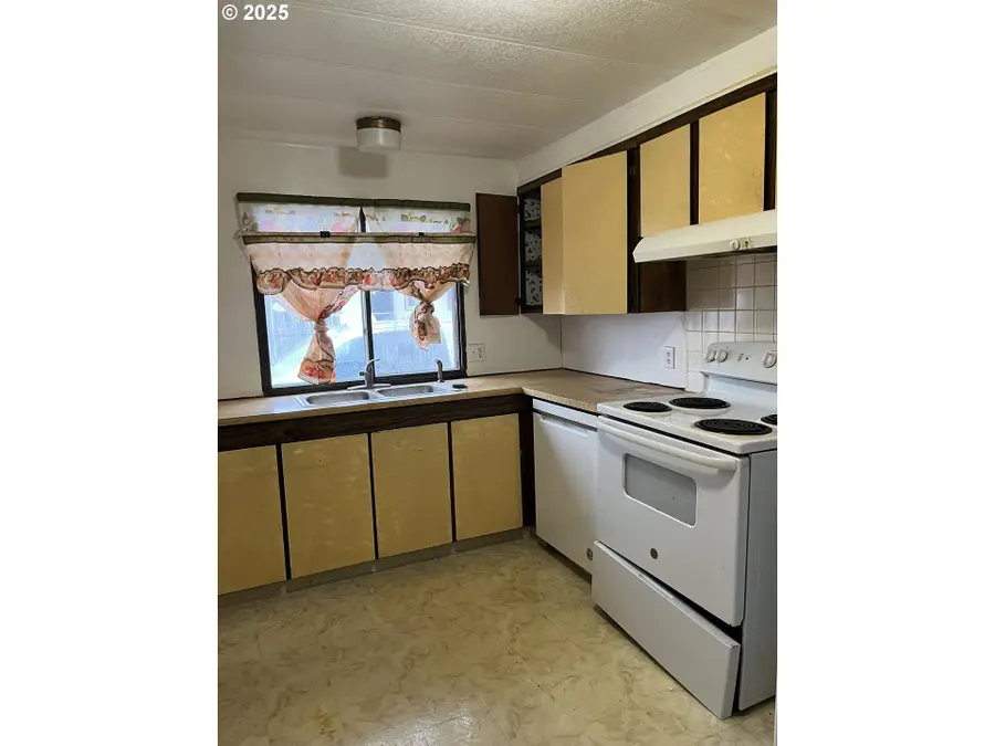 2901 E 2nd St #126, Newberg, OR 97132 - Image #2