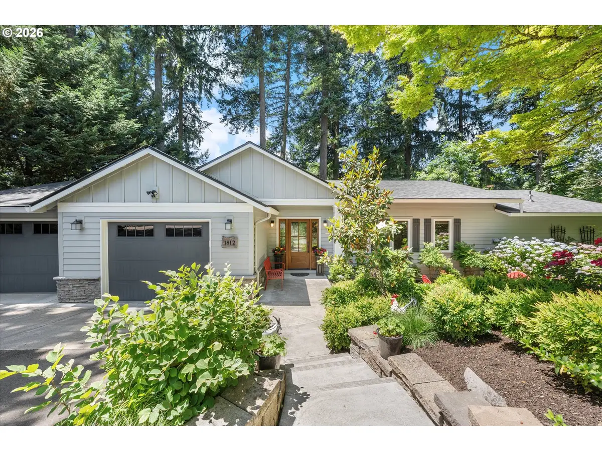 1812 SW Greenway Cir, Stafford, OR 97068 - #1
