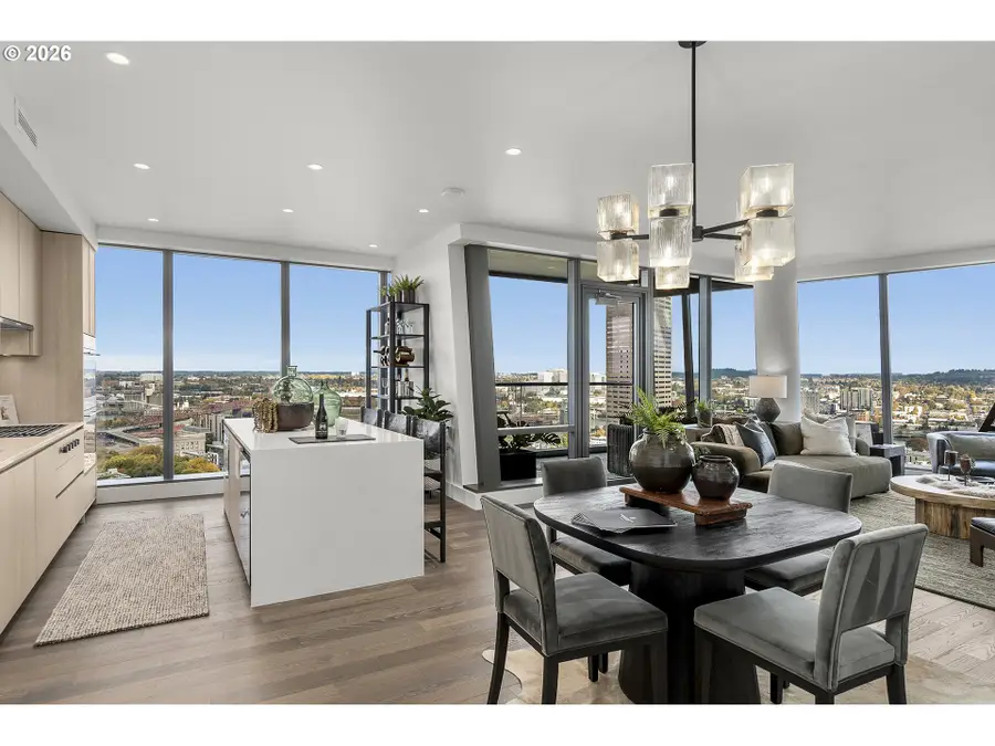 550 SW 10th Ave #2306, Portland, OR 97205 - #3