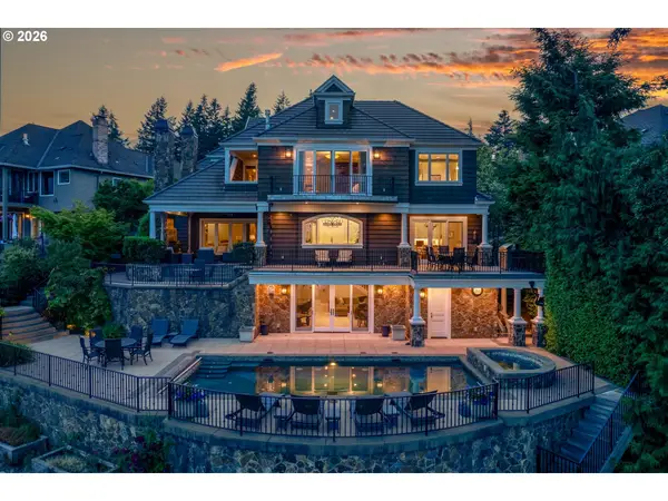 15599 Village Dr, LakeOswego, OR 97034