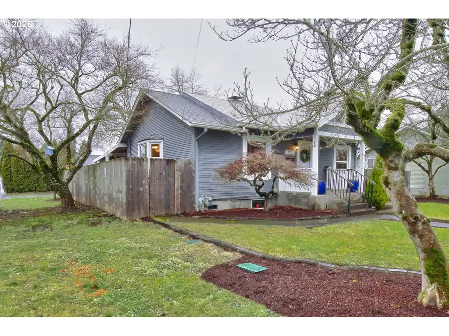 390 W Arlington St, Gladstone, OR 97027 - Image #2
