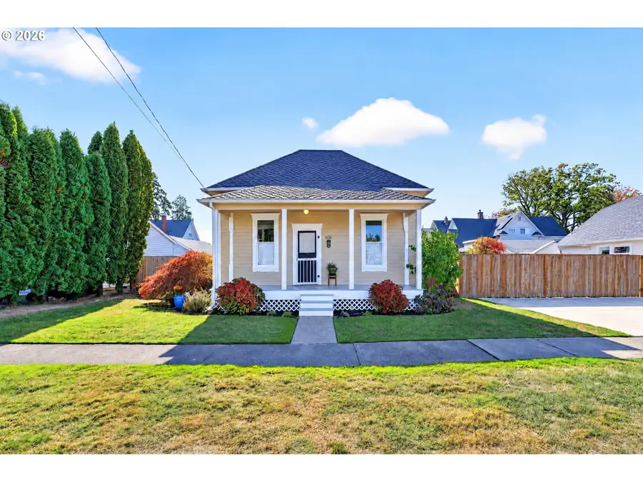 606 E Franklin St, Newberg, OR 97132 - #2