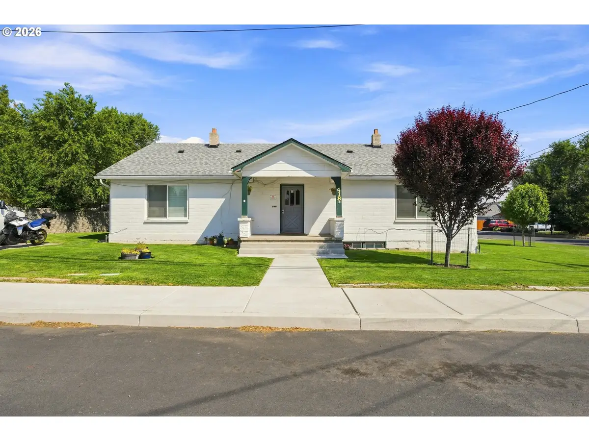 418 SW G St, Madras, OR 97741 - #1