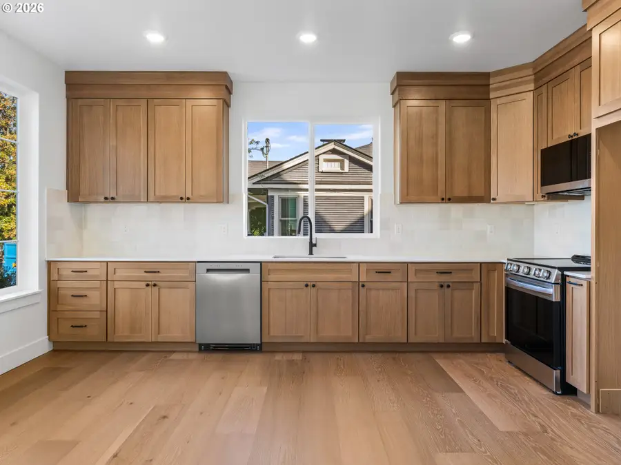 2090 N Watts St #1, Portland, OR 97217 - #3
