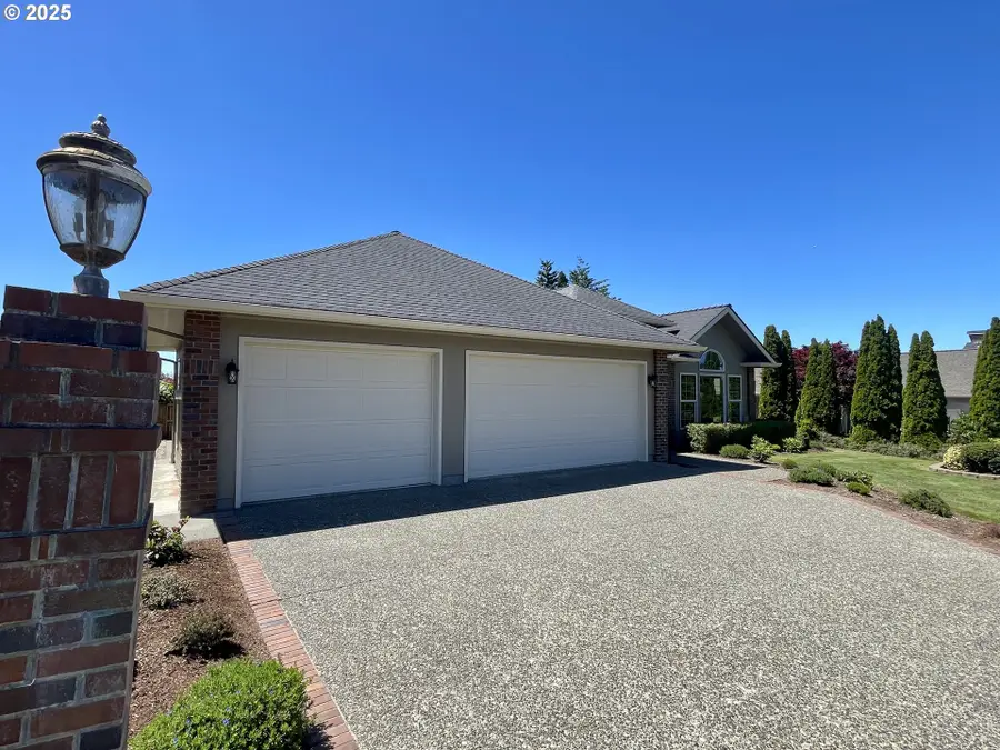 2180 Hayes St, North Bend, OR 97459 - Image #3