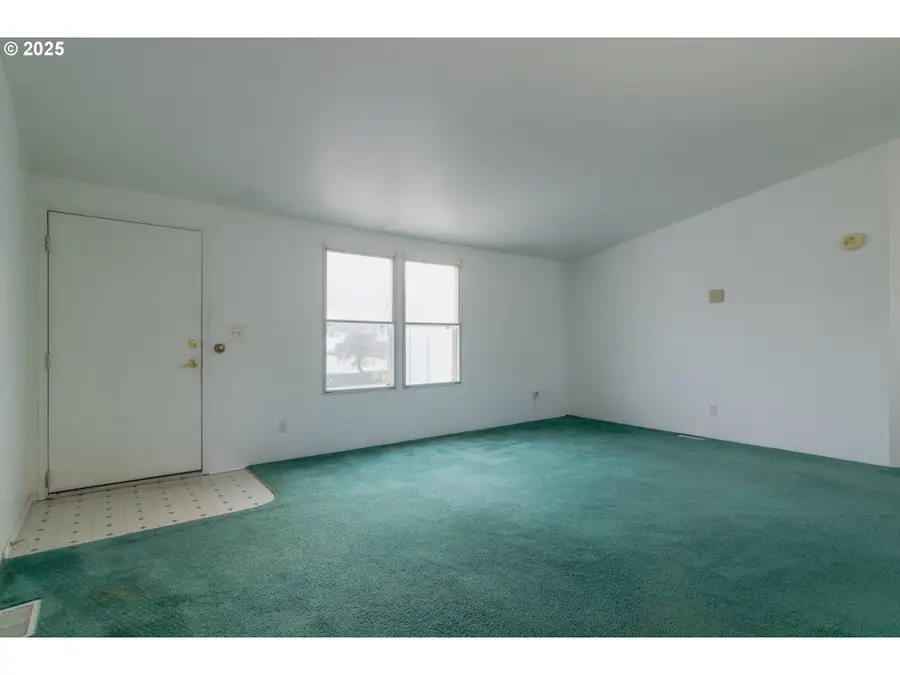 3396 Lake Vanessa Cir Nw, Salem, OR 97304 - Image #2