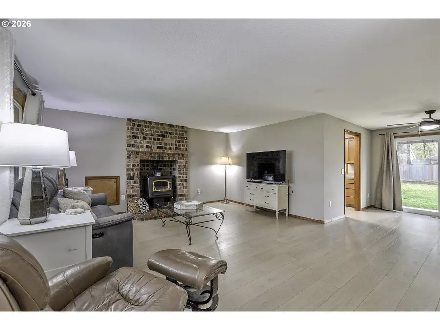 2327 12th Ave, Forest Grove, OR 97116 - #3