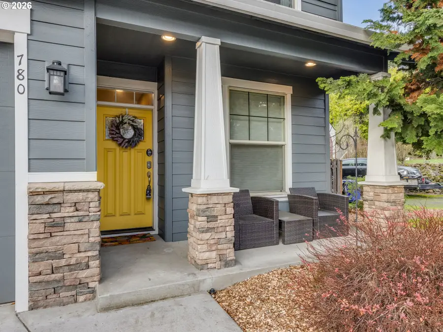 780 E Kenmore St, Gladstone, OR 97027 - Image #3