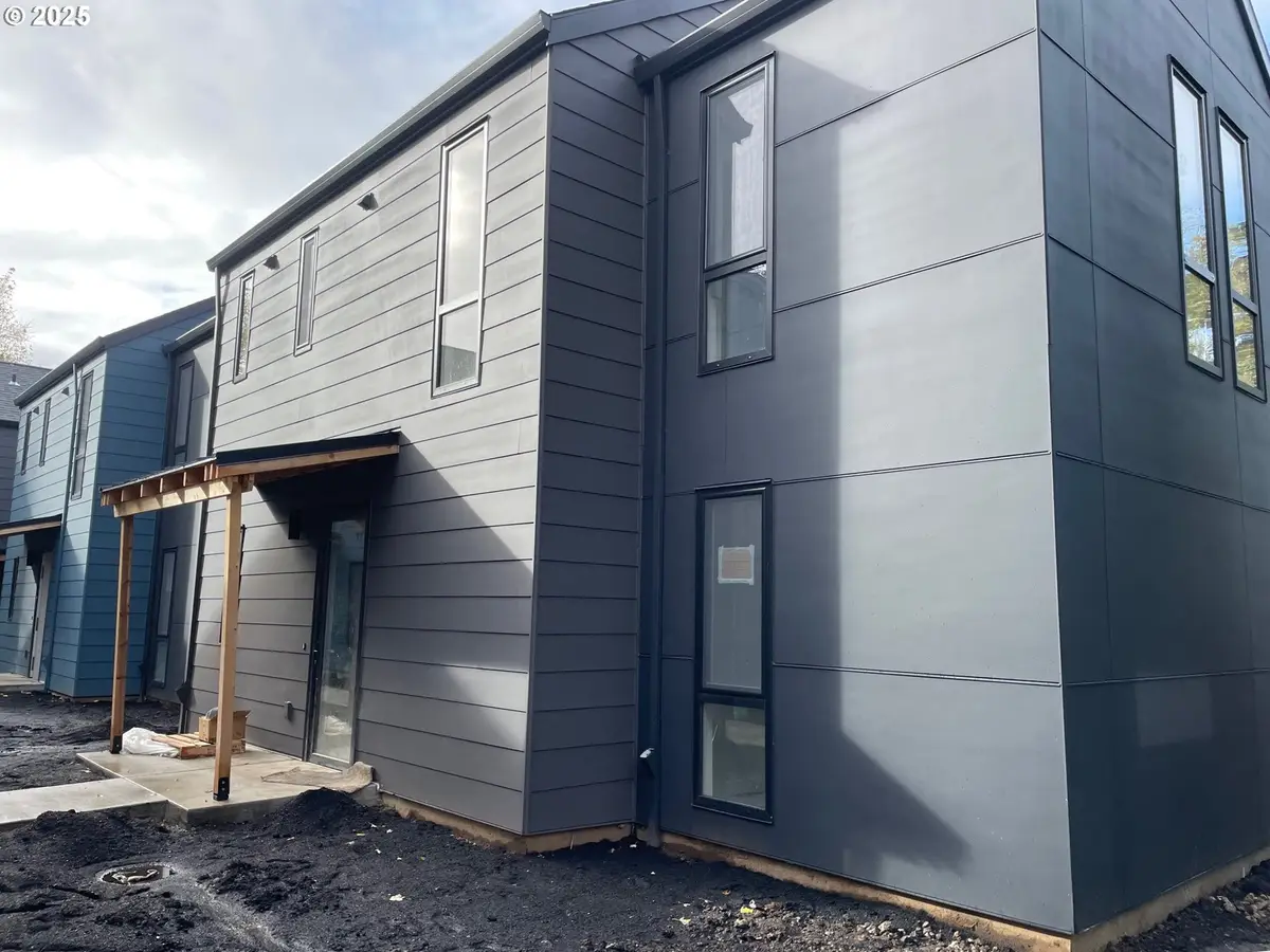 5484 SE Boise St #8, Portland, OR 97206 - Image #1