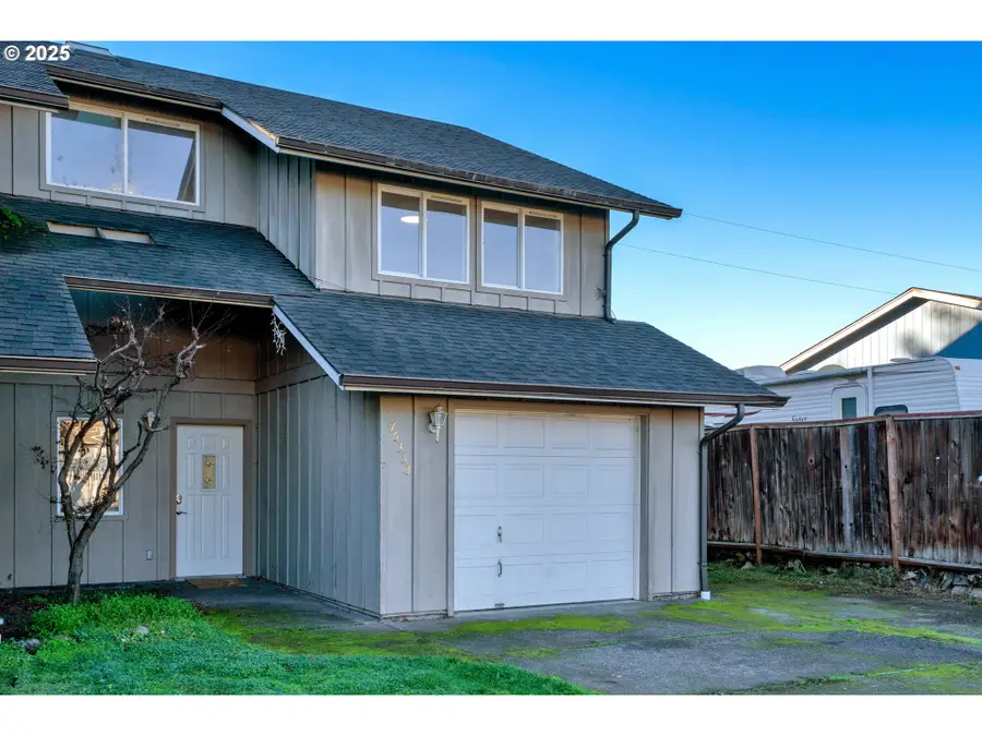 76330 Rainbow St, Oakridge, OR 97463 - Image #2