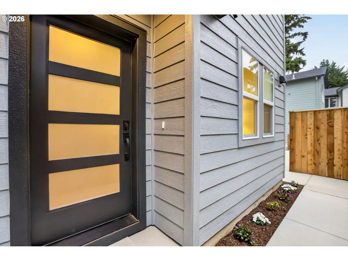 5551 SE Steele St #B, Portland, OR 97206 - #1